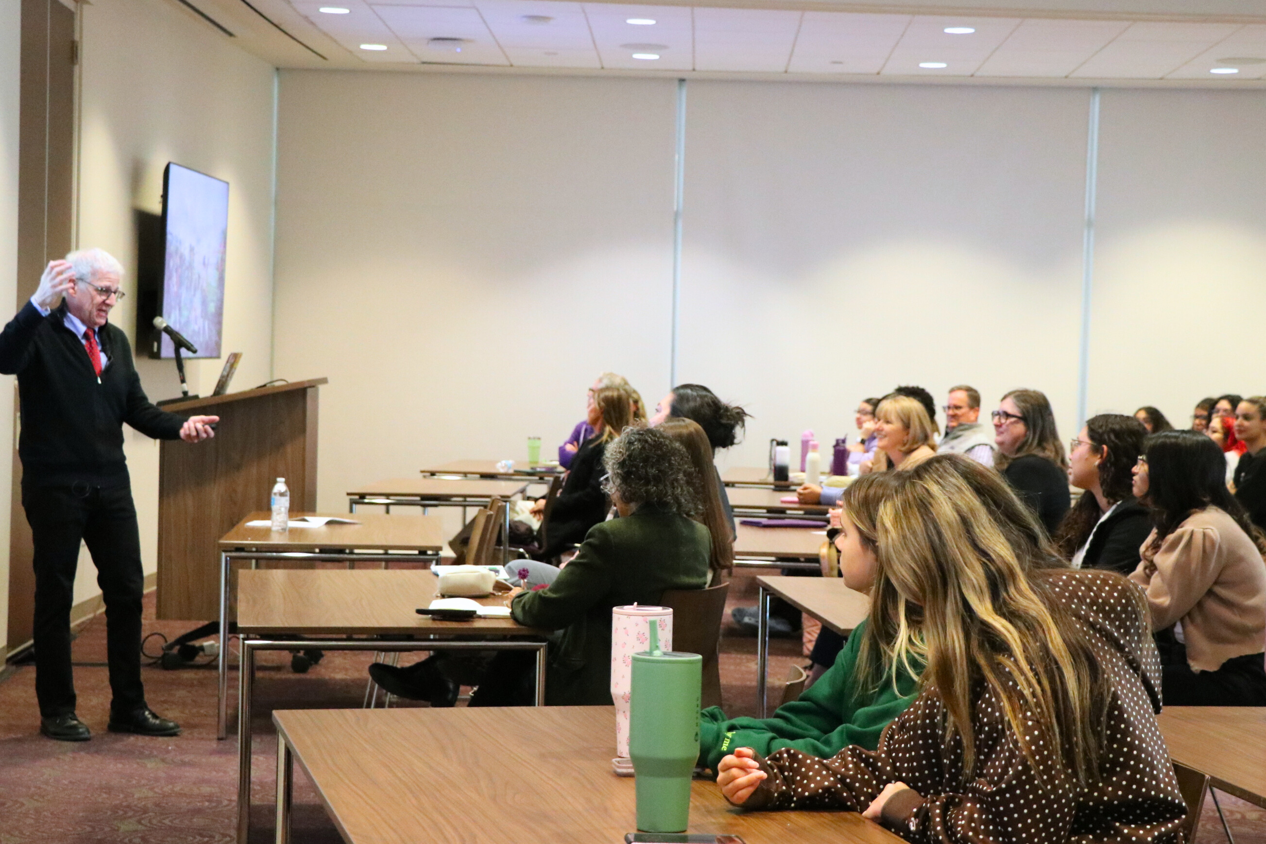 Sam Wineburg speaking to TCU students, faculty, and staff